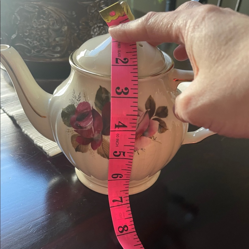 Sadler England Roses Ribbed Teapot - Picture 5 of 8